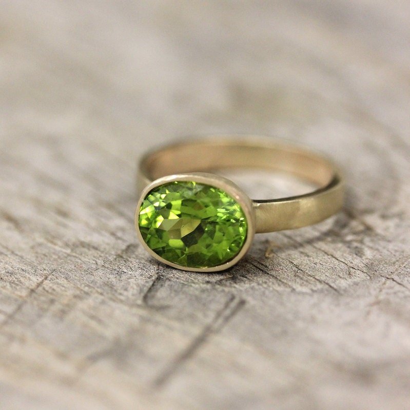 Oval Peridot and Yellow Gold Ring - Madelynn Cassin Designs